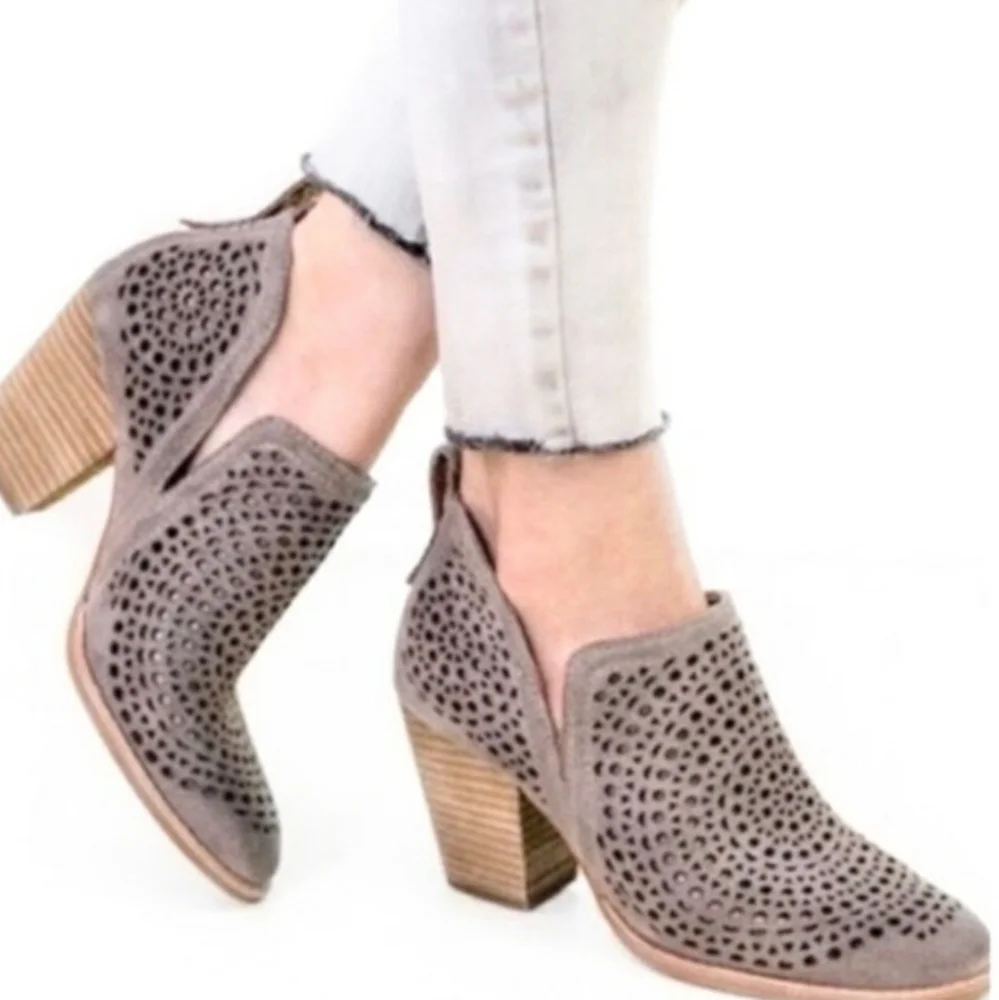 JEFFREY CAMPBELL Rosalee Suede Ankle Booties Taupe Greige Almond Toe Size 7.5 - Picture 4 of 15